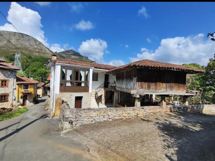 La Cruz de Favila Onís Exterior foto